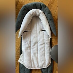 Infant car seat inserts - jolly jumper head support